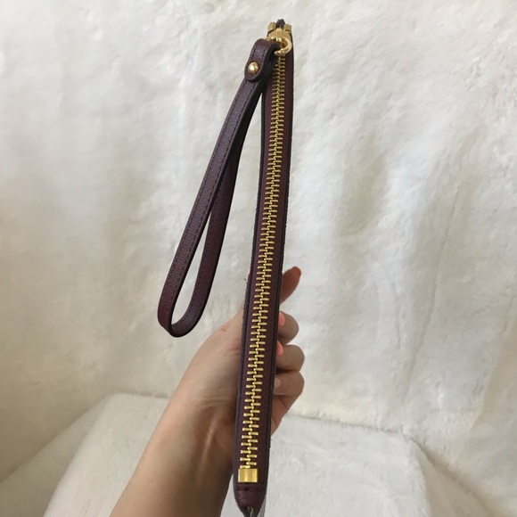 New! MICHAEL KORS WRISTLET CLUTCH - Picture 3 of 8